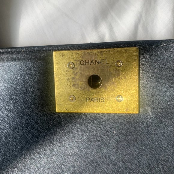 Chanel Boy Bag - Picture 4 of 10